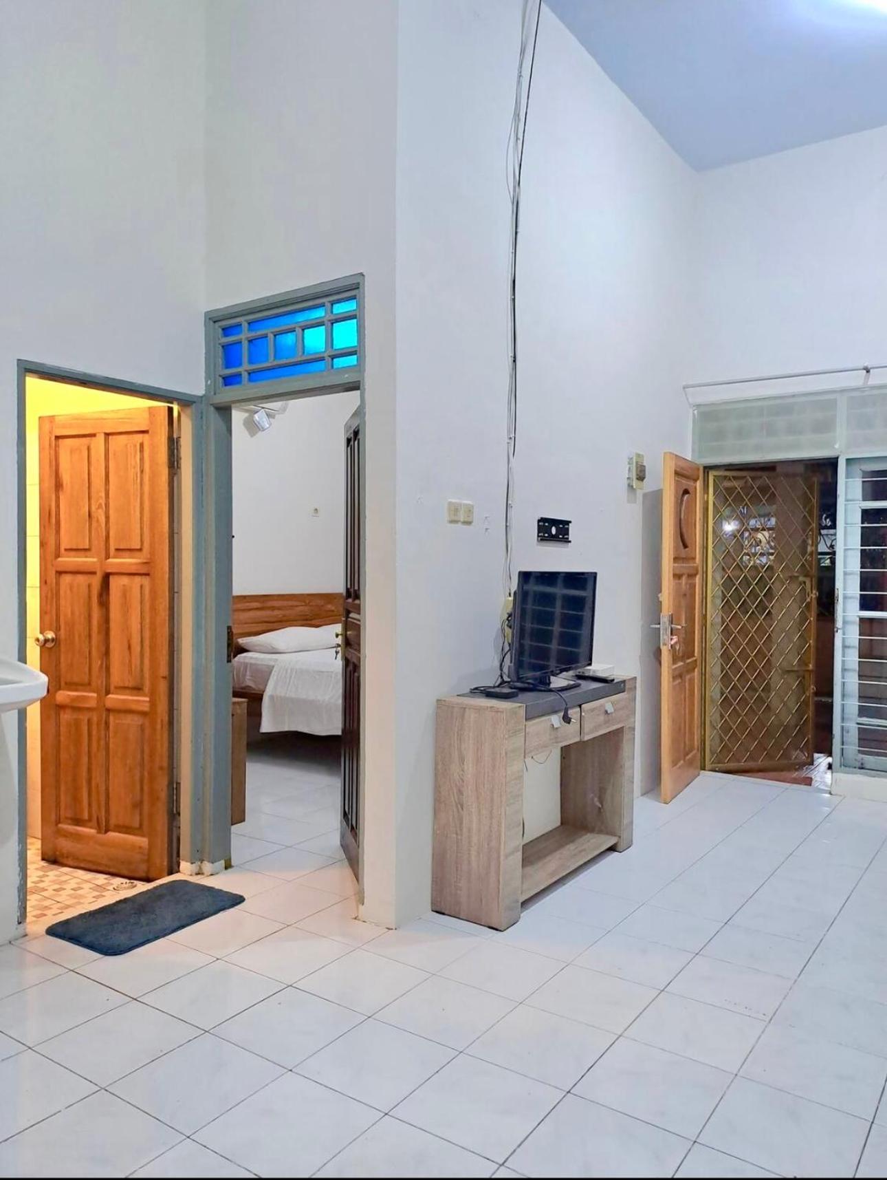 Kj Purple House Senggigi Apartment ภายนอก รูปภาพ